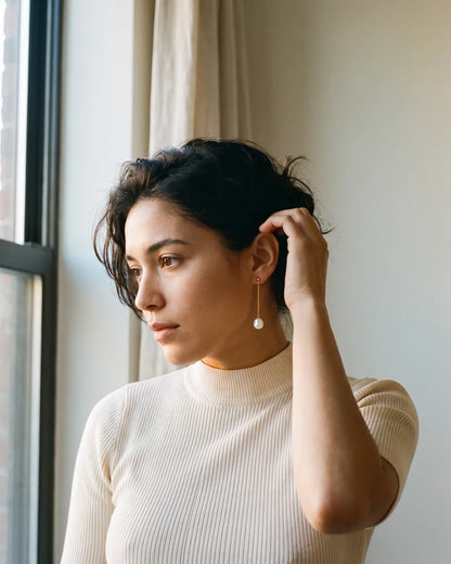 Élodie Pearl Drop Earrings Lumière